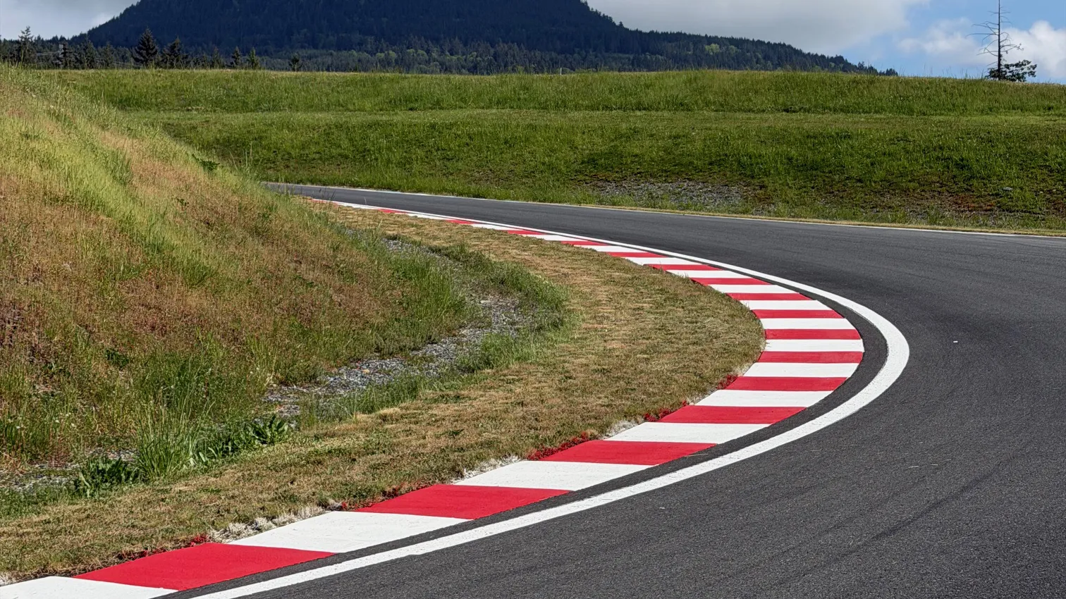 Precision on Track: Updated Brake Markers and Refreshed Circuit Lines